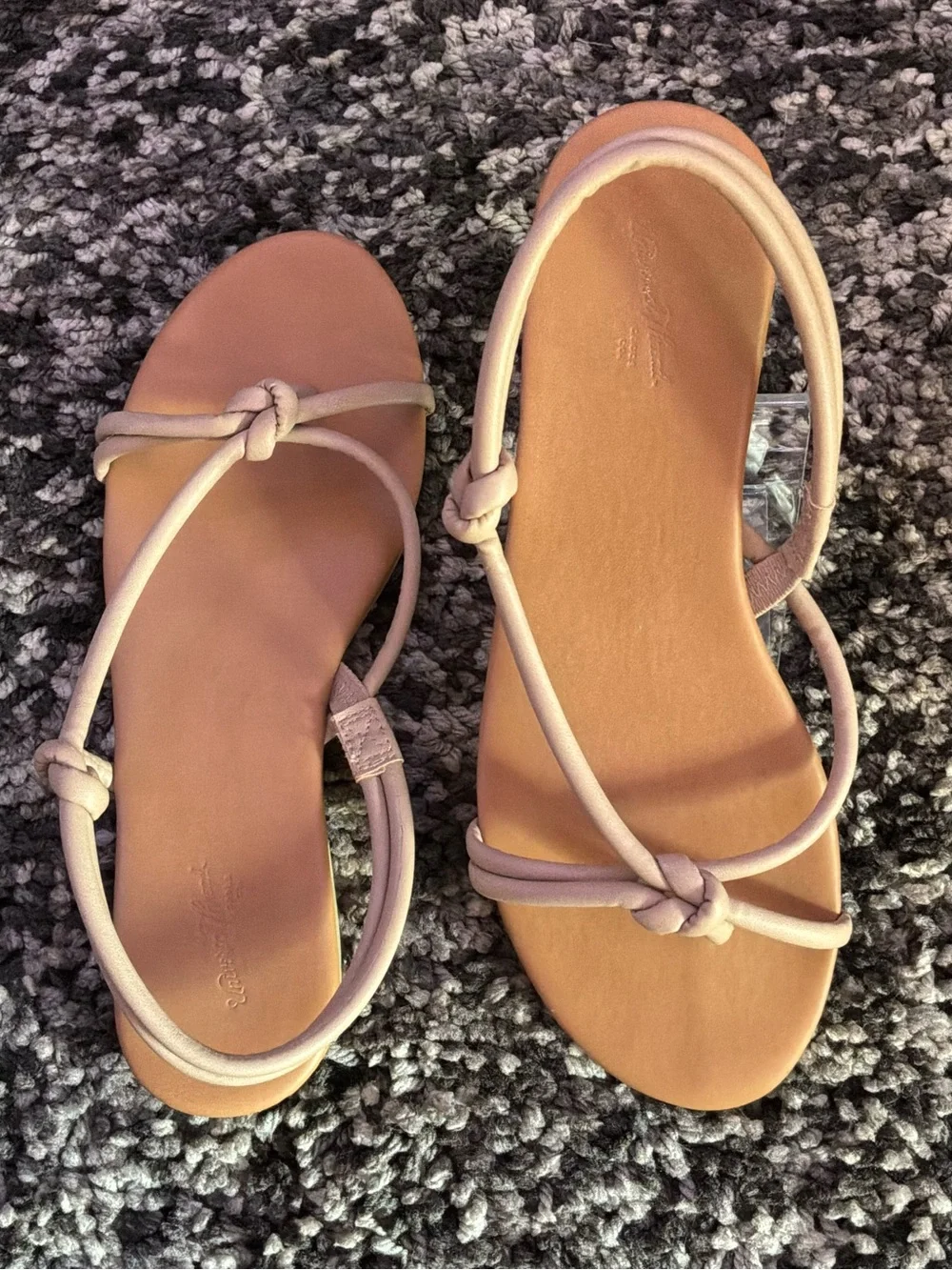 🌙✨ Universal Thread Strappy Flat Sandals Women’s Size 8.5 Nude Great Condition